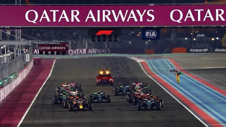 PADDOCK CLUB™ - PADDOCK CLUB™ TEAM EXPERIENCES - LEGEND - F1® GARAGE - 2027 SEASON 1