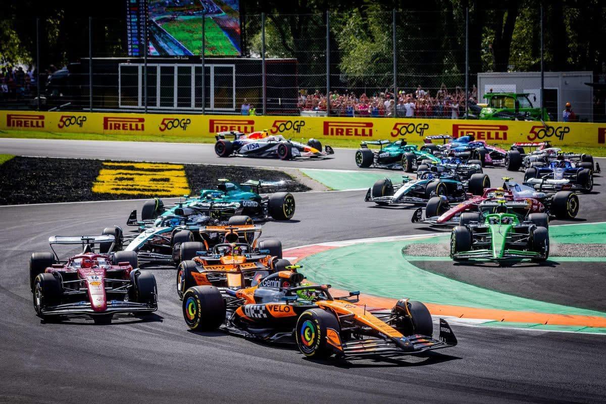 PADDOCK CLUB™ - PADDOCK CLUB™ TEAM EXPERIENCES - LEGEND - F1® GARAGE - 2027 SEASON 3