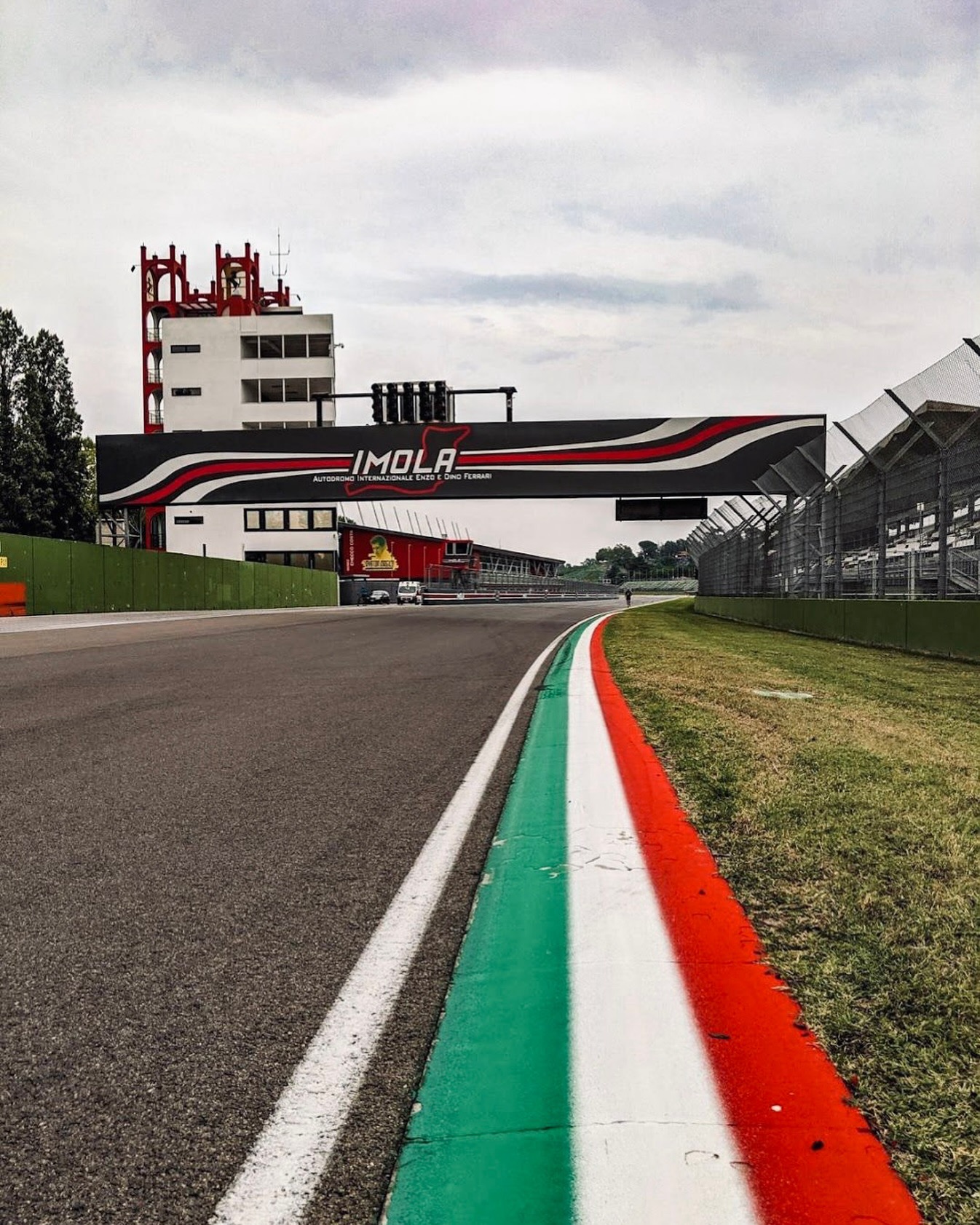 FORMULA 1 AWS  EMILIA ROMAGNA GRAND PRIX 2025 1
